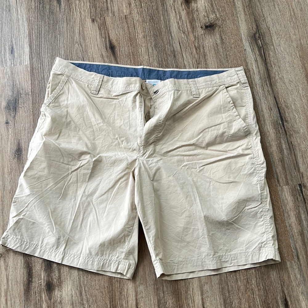 Men’s Columbia shorts size 40